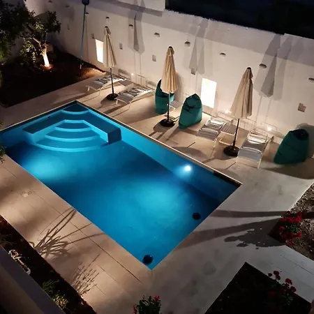 Palazzo Rodio アパート オストゥーニ