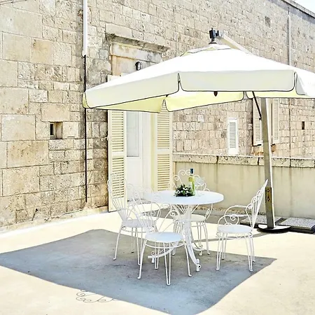 Palazzo Rodio *