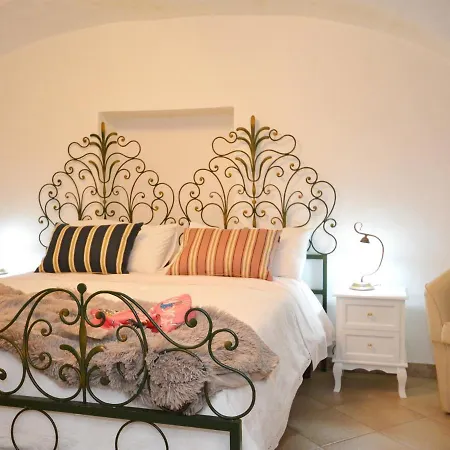 Palazzo Rodio Apartment *