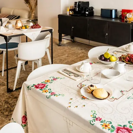 Palazzo Rodio Apartment *