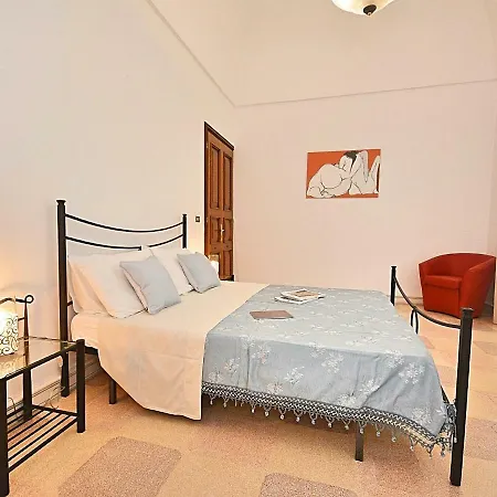 Palazzo Rodio Apartment *